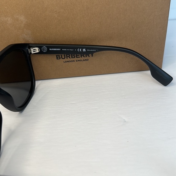 New Authentic BURBERRY Wren Dark Grey Browline Men's Sunglasses - Picture 12 of 13